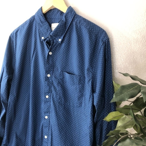 American Eagle Small Dot Men’s Button Down - Picture 2 of 7